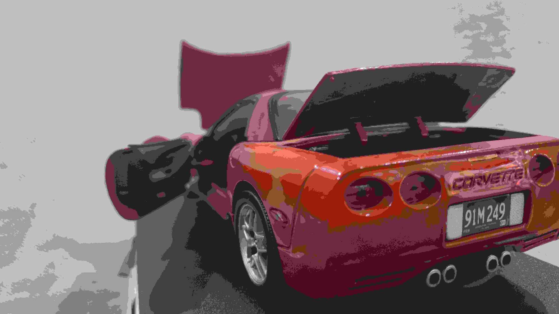 Maisto Red Chevrolet C5 Corvette Hardtop - Image 6